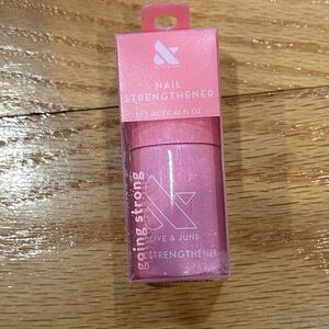 Olive & June Nail strengthener